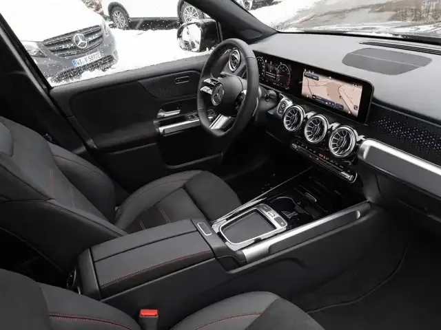 Mercedes-Benz GLB 220