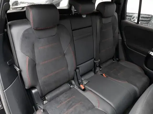 Mercedes-Benz GLB 220