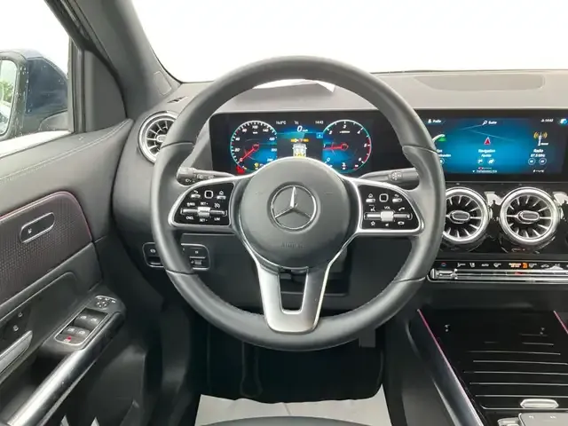 Mercedes-Benz GLA 220
