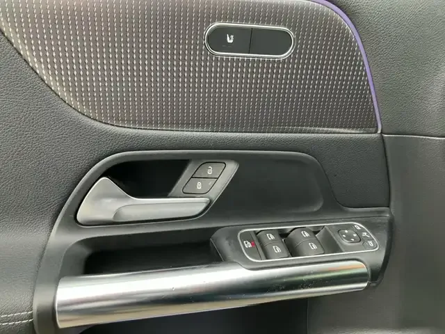 Mercedes-Benz GLA 220