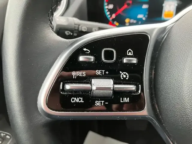 Mercedes-Benz GLA 220