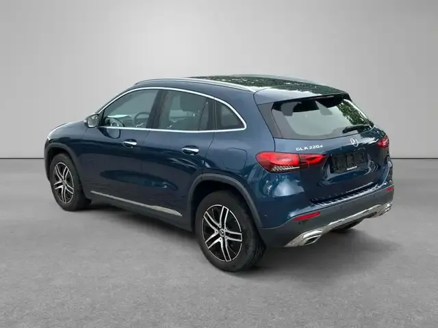 Mercedes-Benz GLA 220