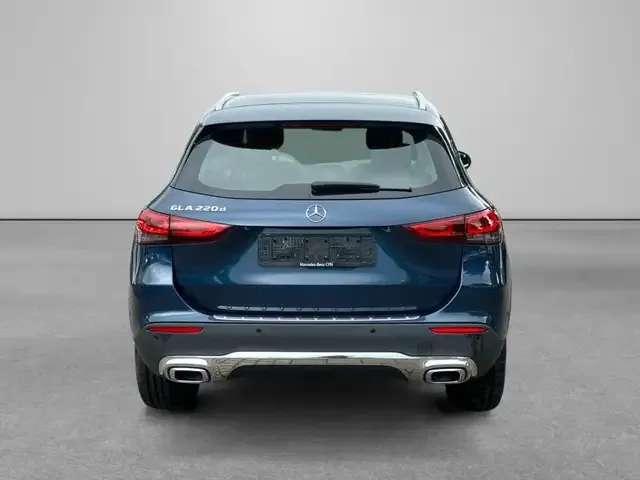 Mercedes-Benz GLA 220
