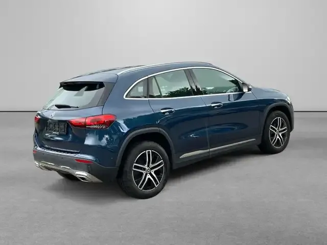 Mercedes-Benz GLA 220