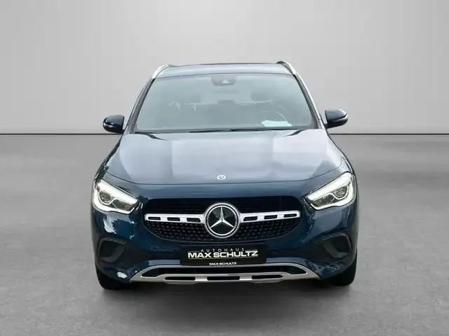 Mercedes-Benz GLA 220