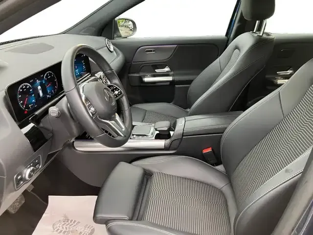 Mercedes-Benz GLA 220