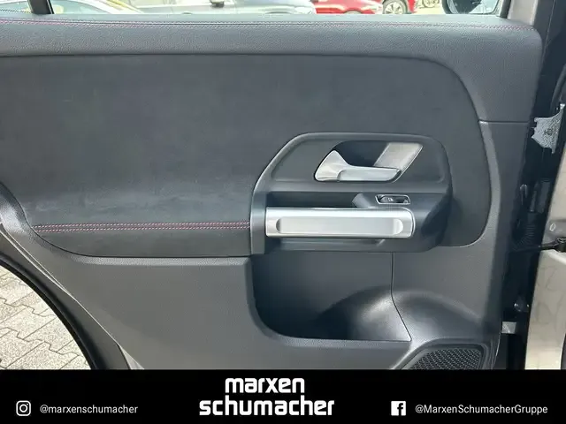 Mercedes-Benz EQB 350