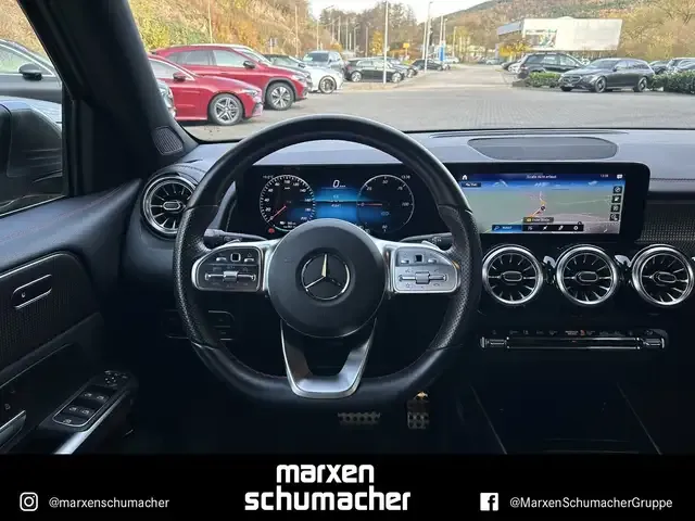 Mercedes-Benz EQB 350