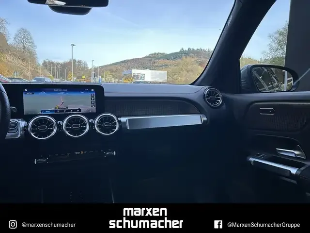 Mercedes-Benz EQB 350