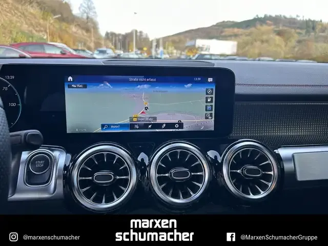 Mercedes-Benz EQB 350