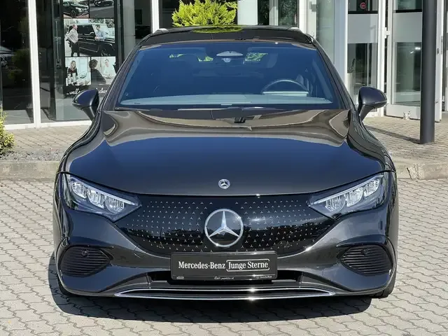 Mercedes-Benz EQE 300
