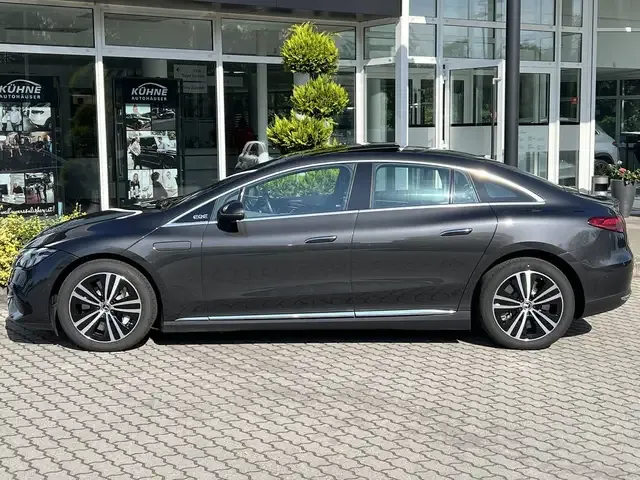 Mercedes-Benz EQE 300