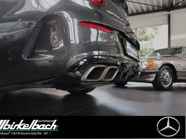 Mercedes-Benz C 63 AMG