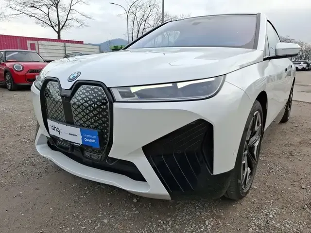 BMW iX