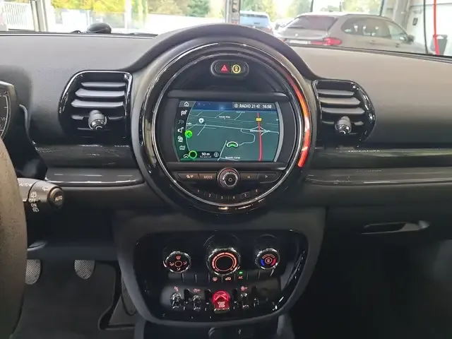MINI Cooper Clubman