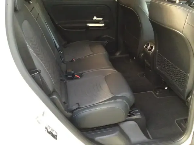 Mercedes-Benz EQB 300