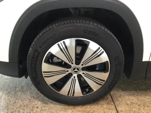 Mercedes-Benz EQB 300