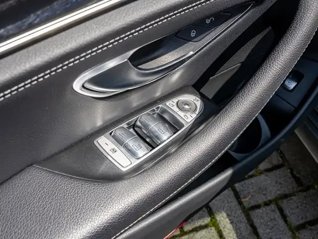Mercedes-Benz E 400