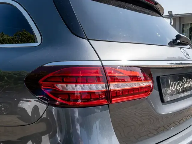 Mercedes-Benz E 400