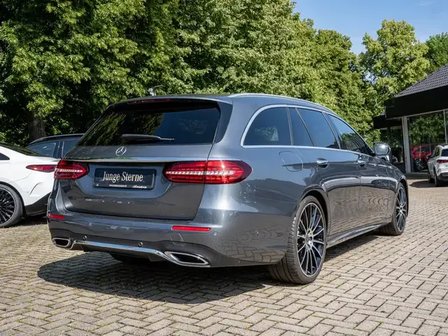 Mercedes-Benz E 400