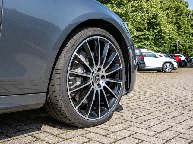 Mercedes-Benz E 400