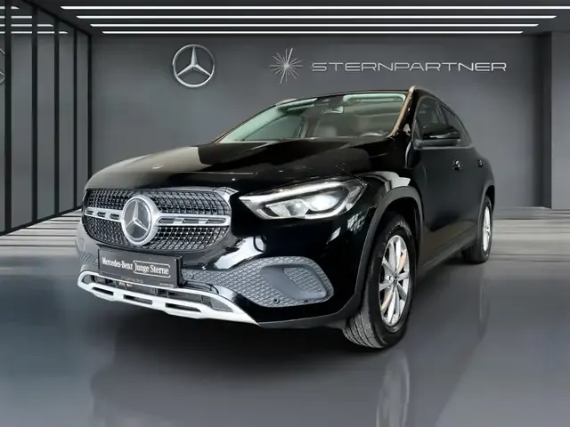 Mercedes-Benz GLA 220