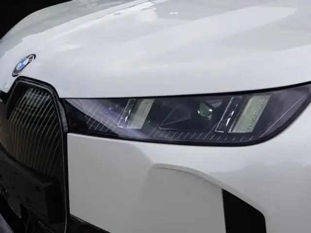 BMW iX