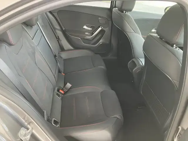 Mercedes-Benz A 220