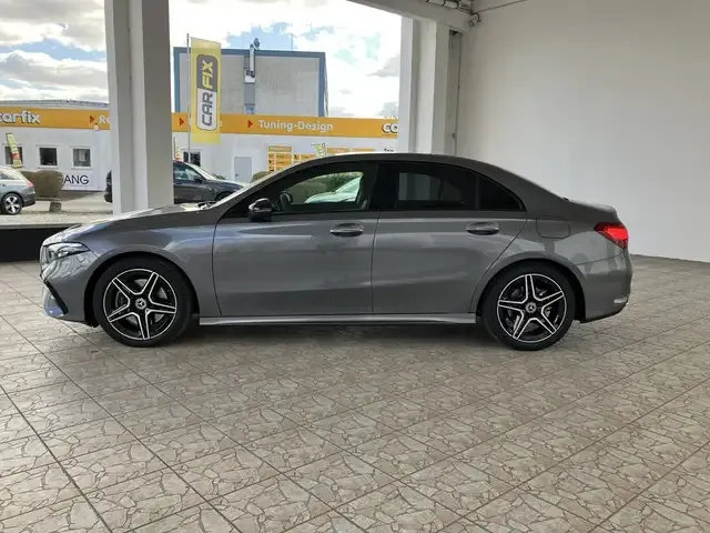Mercedes-Benz A 220