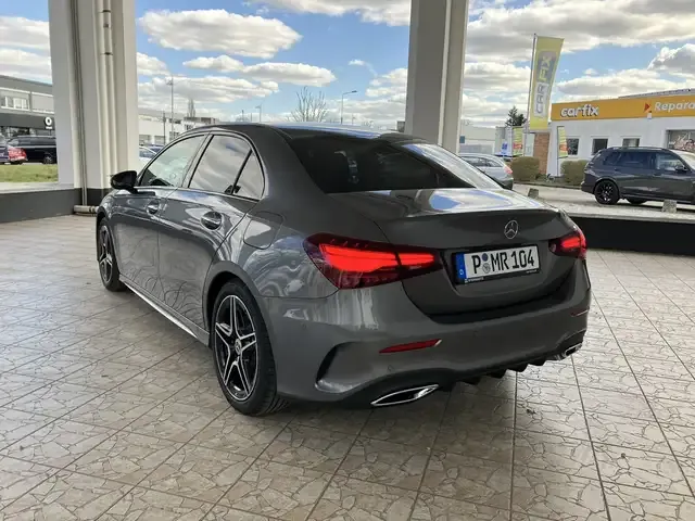 Mercedes-Benz A 220