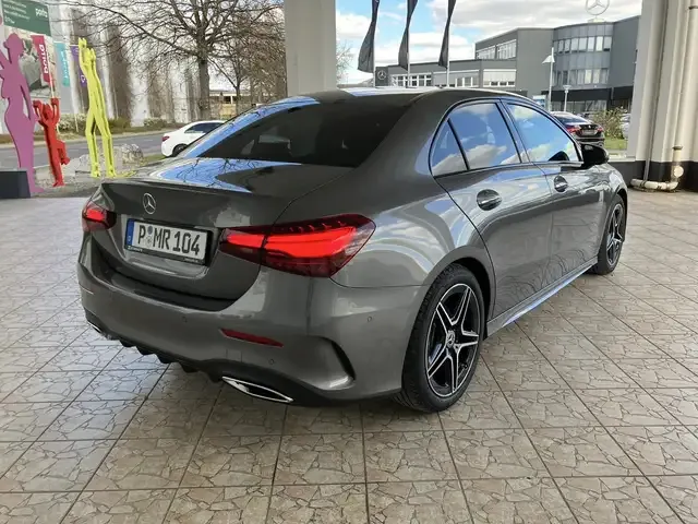 Mercedes-Benz A 220