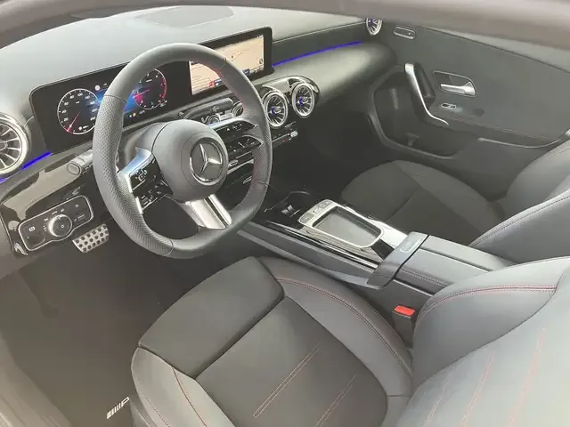 Mercedes-Benz A 220