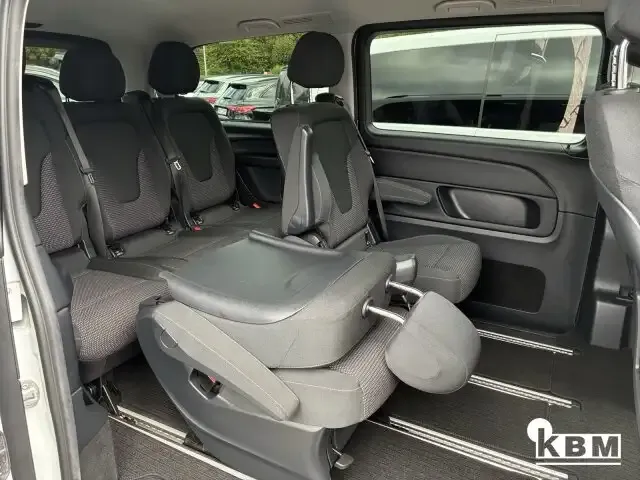 Mercedes-Benz V 220