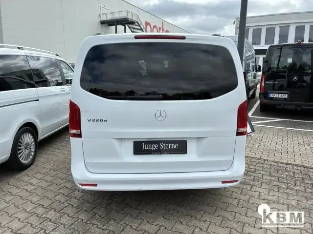 Mercedes-Benz V 220
