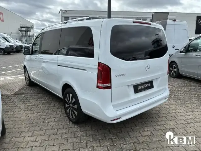 Mercedes-Benz V 220