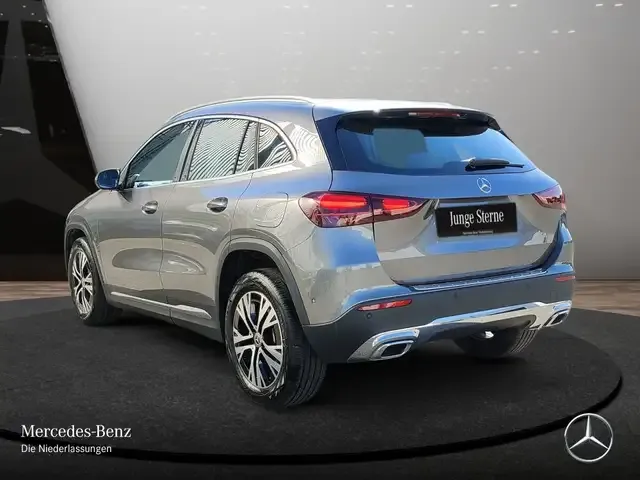 Mercedes-Benz GLA 180