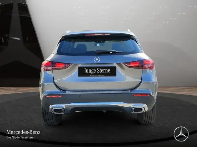 Mercedes-Benz GLA 180