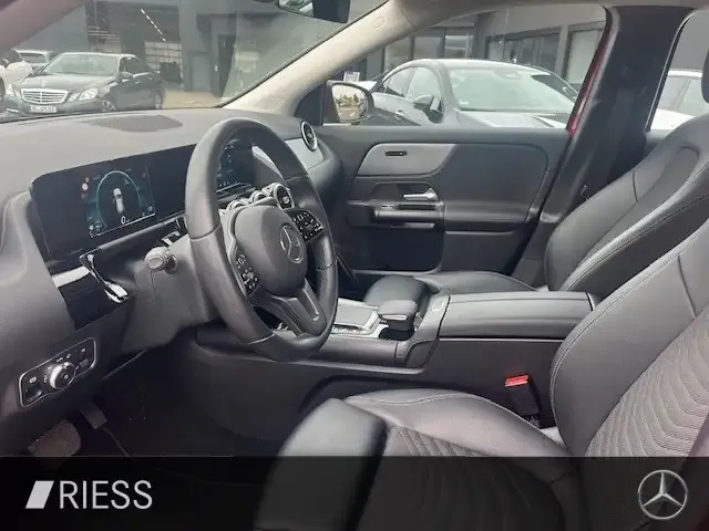 Mercedes-Benz GLA 220
