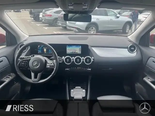 Mercedes-Benz GLA 220