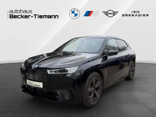 BMW iX