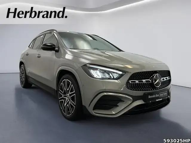 Mercedes-Benz GLA 200