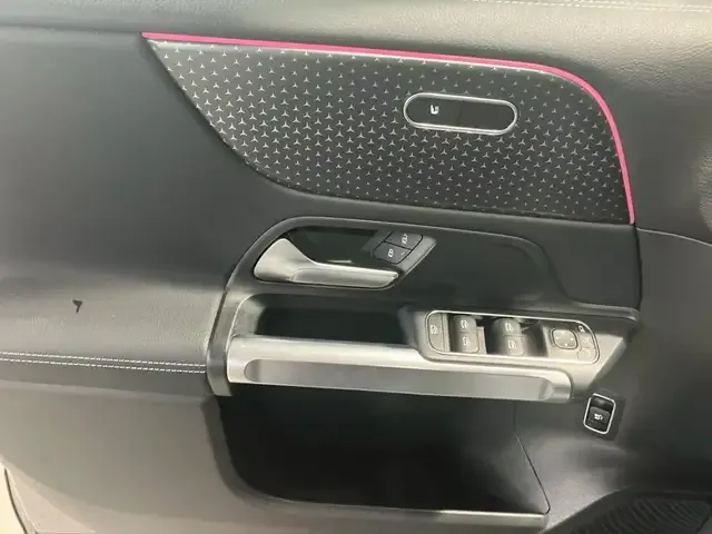 Mercedes-Benz EQB 350