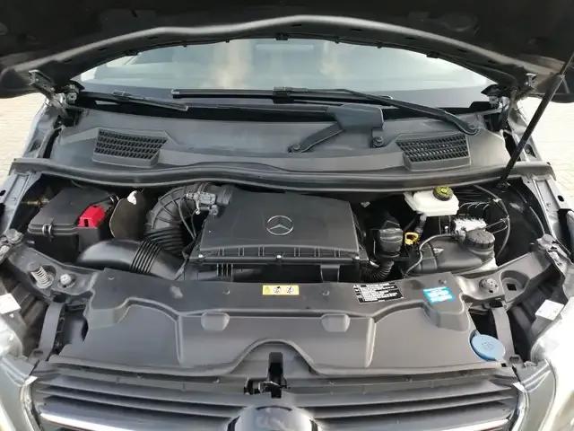 Mercedes-Benz V 250