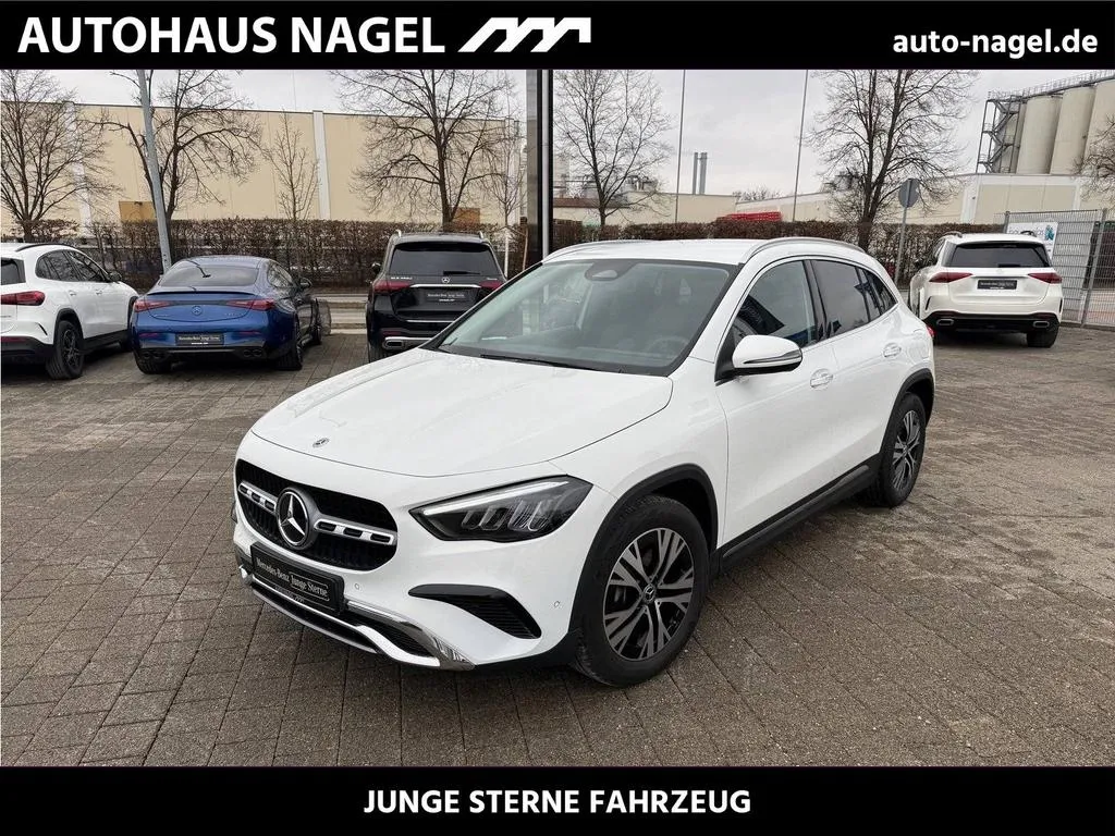 Mercedes-Benz GLA 200