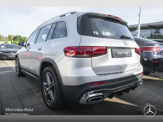 Mercedes-Benz GLB 180