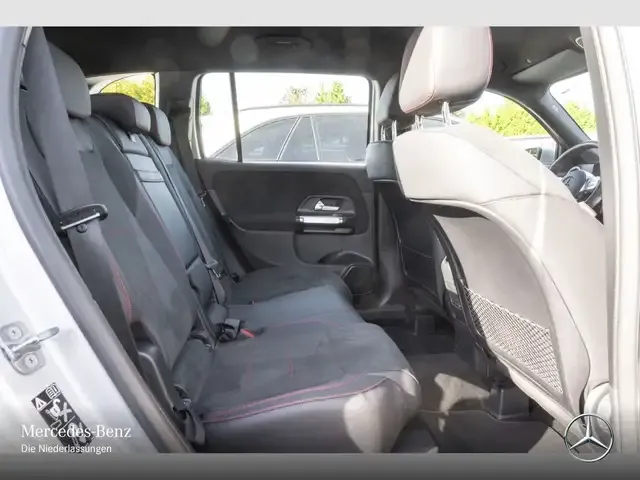 Mercedes-Benz GLB 180