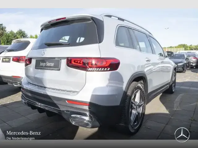 Mercedes-Benz GLB 180