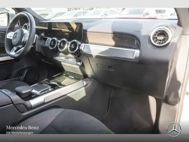 Mercedes-Benz GLB 180