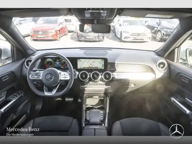 Mercedes-Benz GLB 180