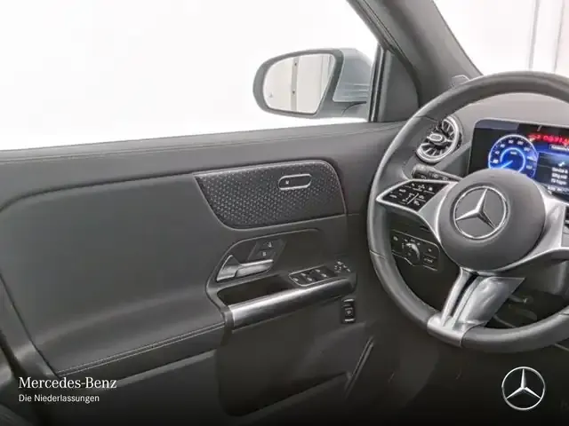 Mercedes-Benz EQA 300